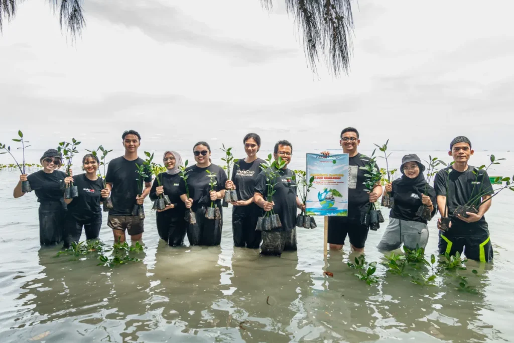 3000 Mangrove Plants for a Greener Future : Digital Edge Indonesia Celebrates World Tree Day 2024