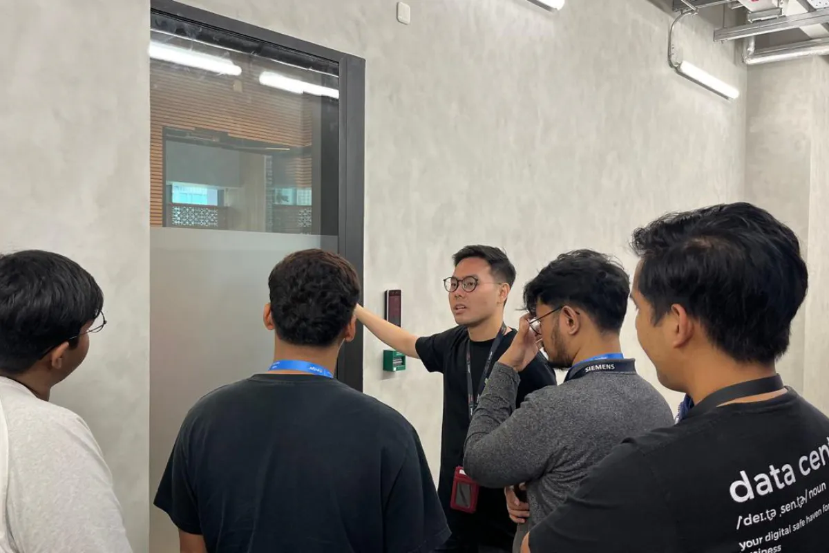 Mengembangkan Pendidikan Data Center: Digital Edge Indonesia Mengajak Pelajar ITE Singapura dengan Kunjungan ke EDGE 2