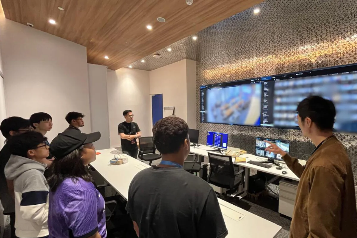Mengembangkan Pendidikan Data Center: Digital Edge Indonesia Mengajak Pelajar ITE Singapura dengan Kunjungan ke EDGE 2