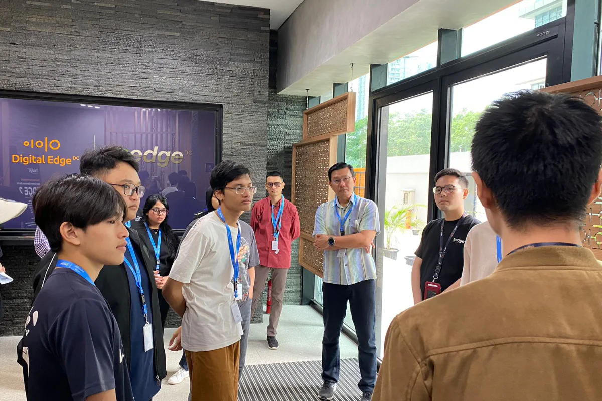 Mengembangkan Pendidikan Data Center: Digital Edge Indonesia Mengajak Pelajar ITE Singapura dengan Kunjungan ke EDGE 2
