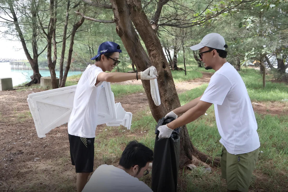 Growing Together for a Greener Tomorrow: Digital Edge Indonesia Coastal Restoration Initiative 2025